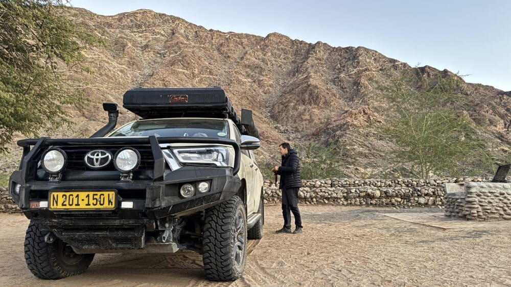 Al nostre 4x4 de lloguer en ruta per Namíbia en família