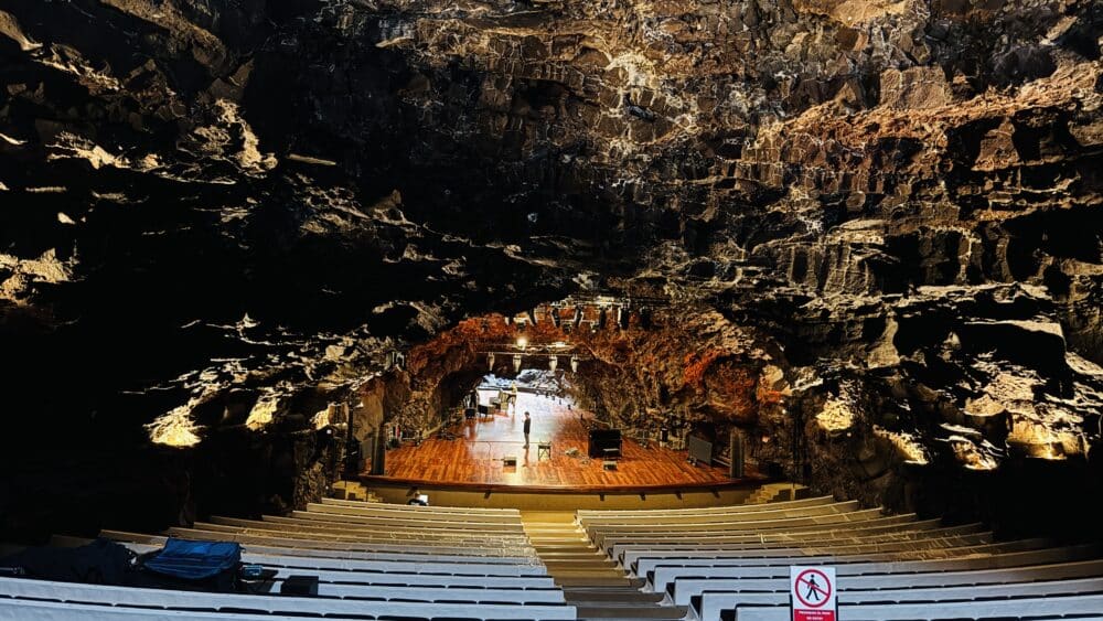 Auditorio subterráneo diseñado por César Manrique
