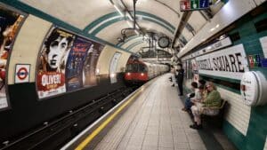Lee más sobre el artículo Cómo moverse por Londres: metro, tren y consejos con niños