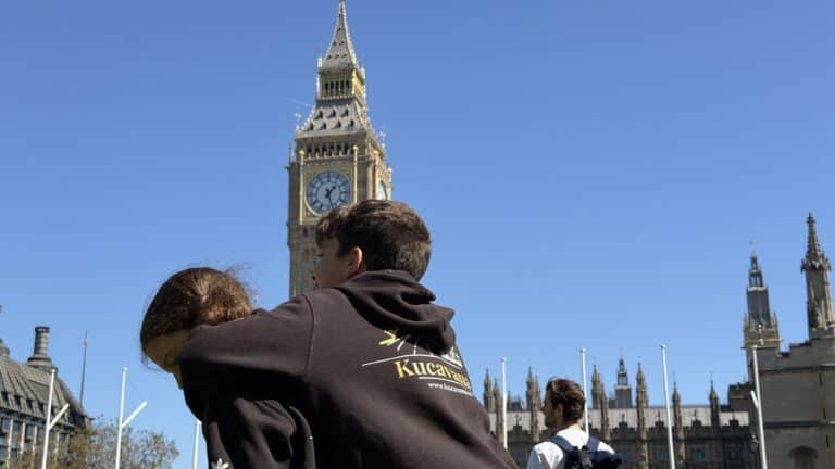 Vista de Big Ben y Westminster durante una ruta por Londres en 3 días con niños