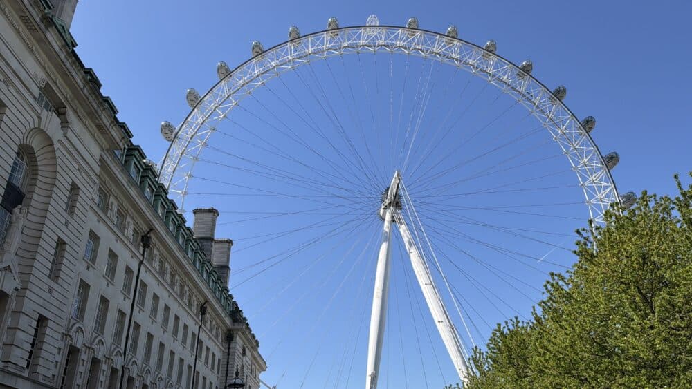 La gran noria del London Eye a orillas del Támesis, uno de los mejores miradores de la ciudad