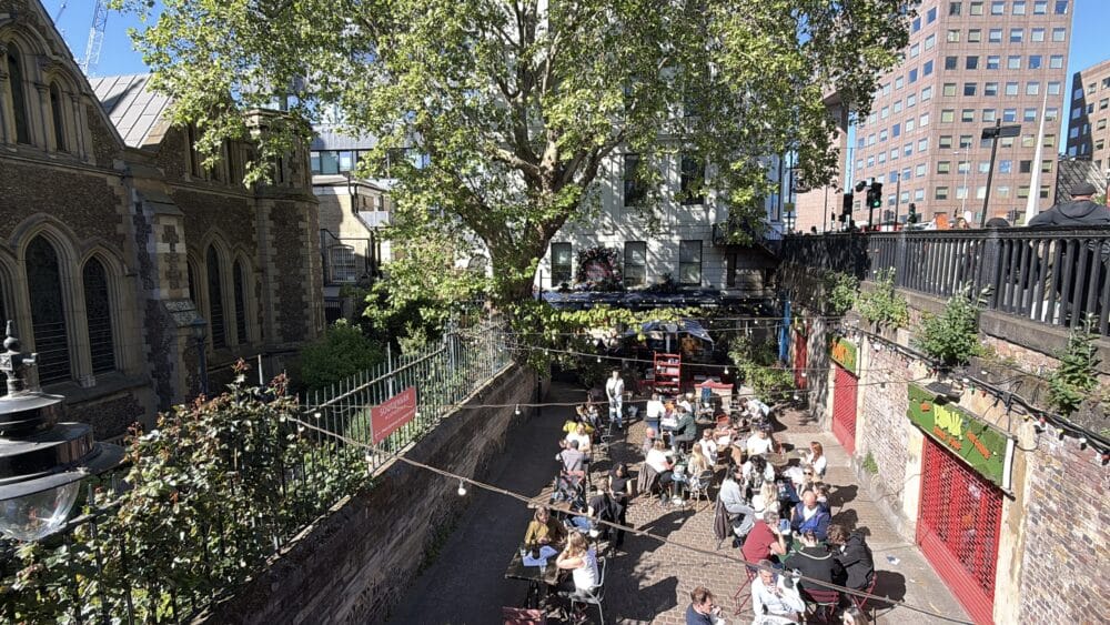 Puestos de comida callejera en Camdemal lado de Regent's canal