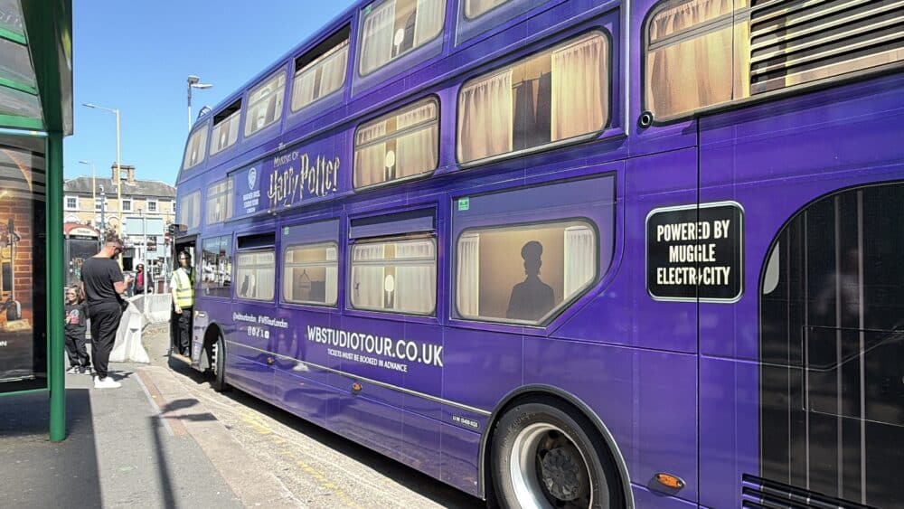 Navette officielle Harry Potter à la gare de Watford Junction