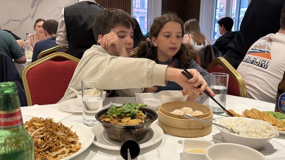 Cenando en el Gold Mine de Chinatown de Londres