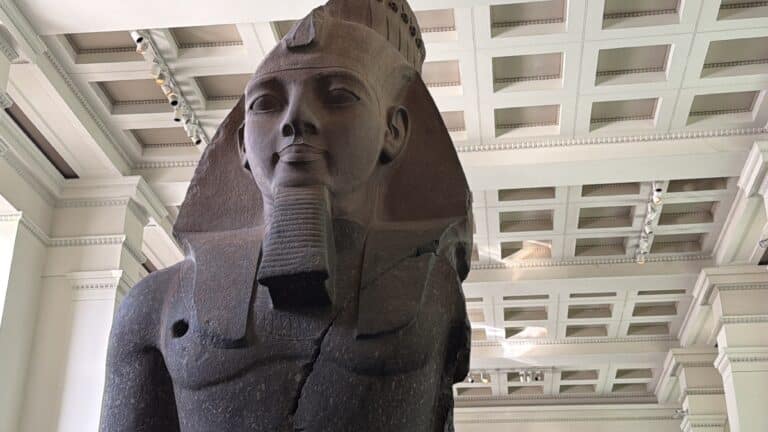 Una de las esculturas gigantes de los egipcions del British Museum que vimos en nuestra visita