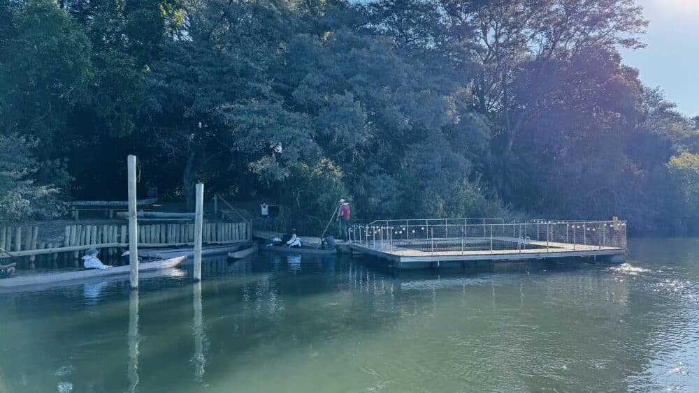 Piscina en el Okavango para nadar entre hipopotamos en el Ngepi Camp donde nos alojamos