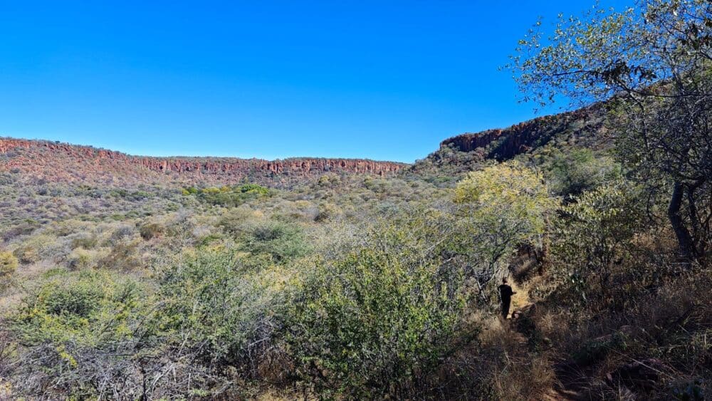 Waterberg Plateau visto desde la distancia en Namibia