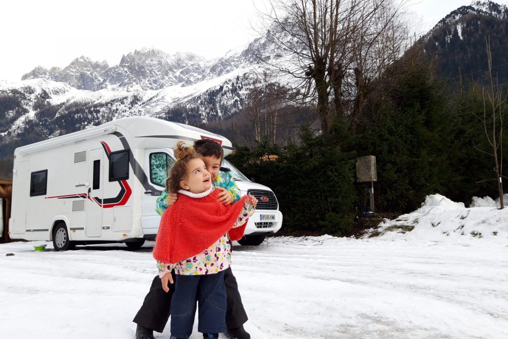 Esquiar a autocaravana Anar a la neu en autocaravana