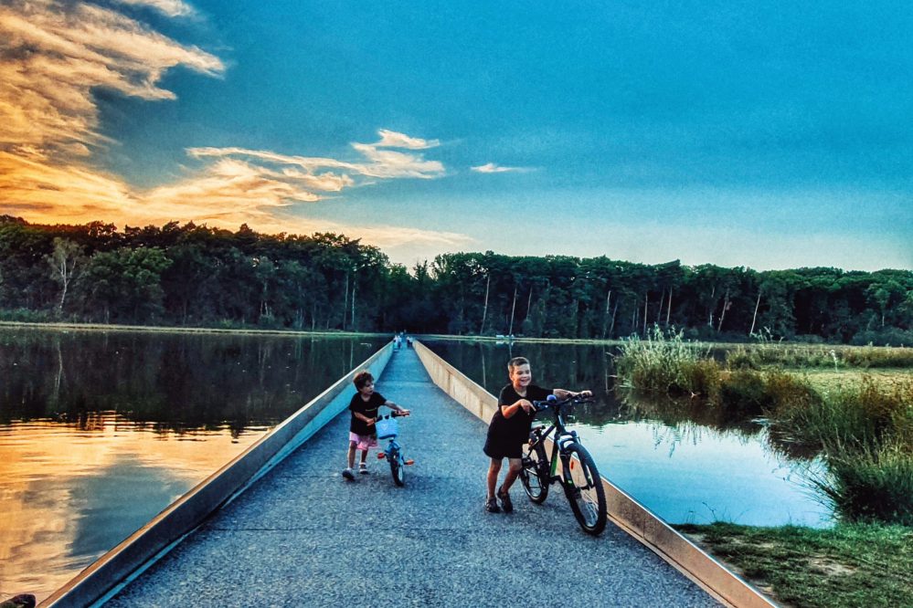 cycling routes in belgium. Cycling through the water Bokrejik